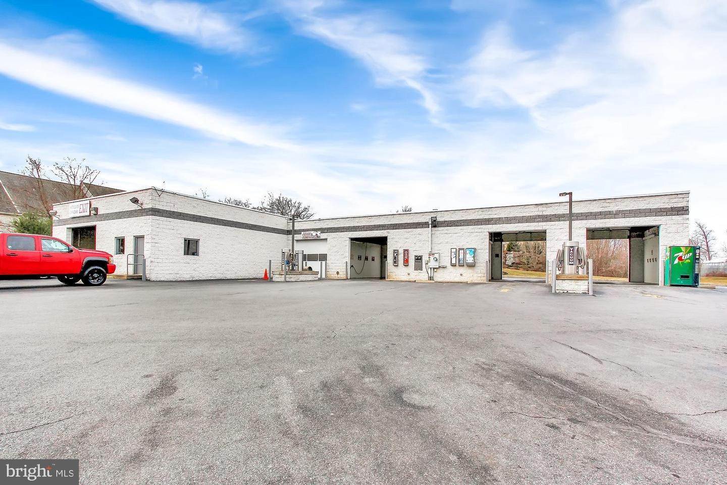 4. Commercial for Sale at 315 HERSHEY Road Elizabethtown, Pennsylvania 17022 United States
