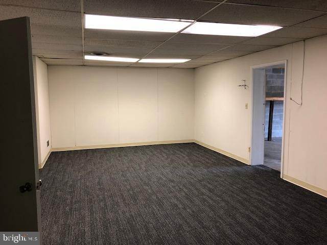 18. Commercial for Sale at 220-222 PITNEY Road Lancaster, Pennsylvania 17601 United States