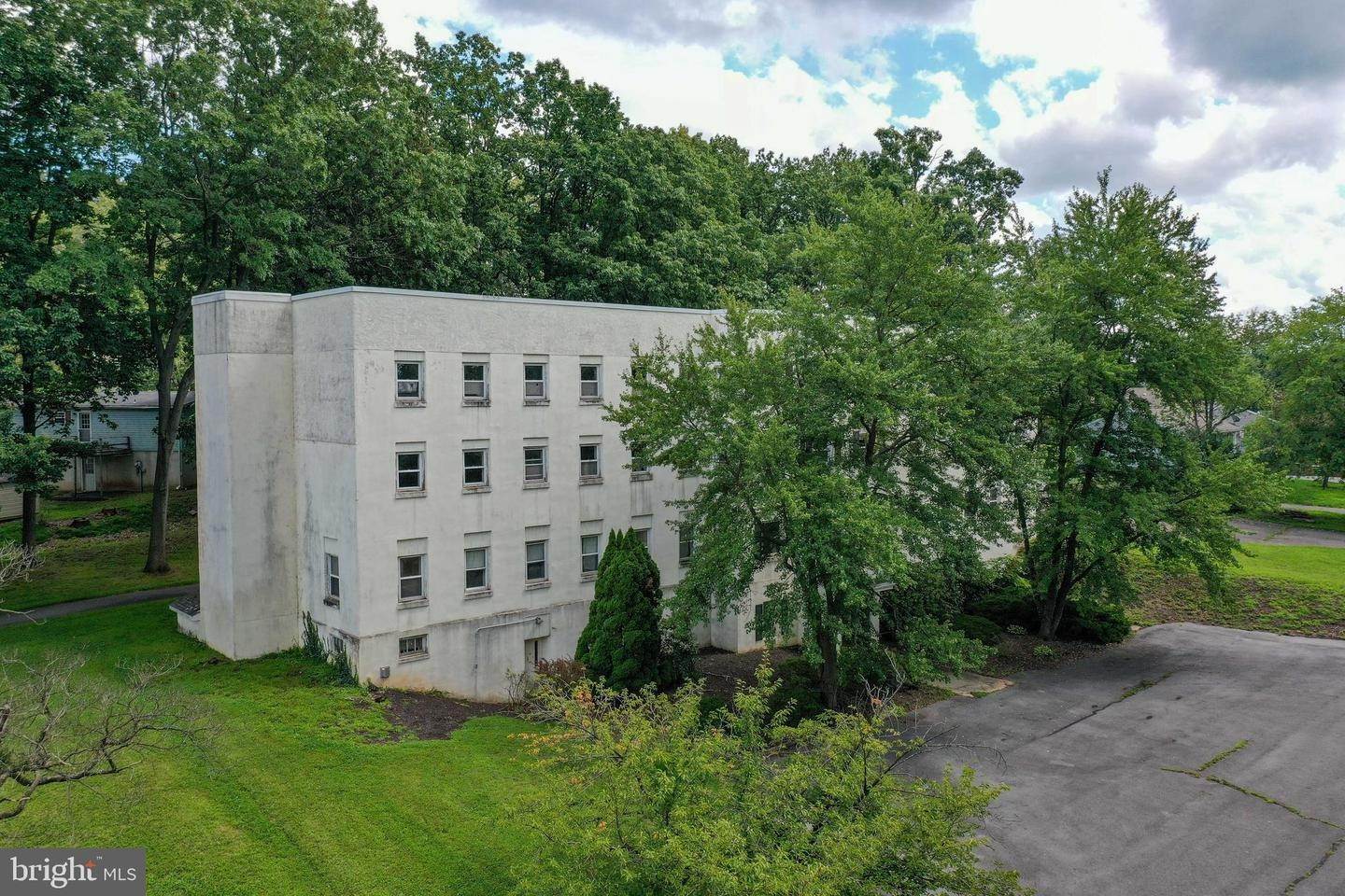 7. Commercial for Sale at 12 MARLIN Drive Stevens, Pennsylvania 17578 United States