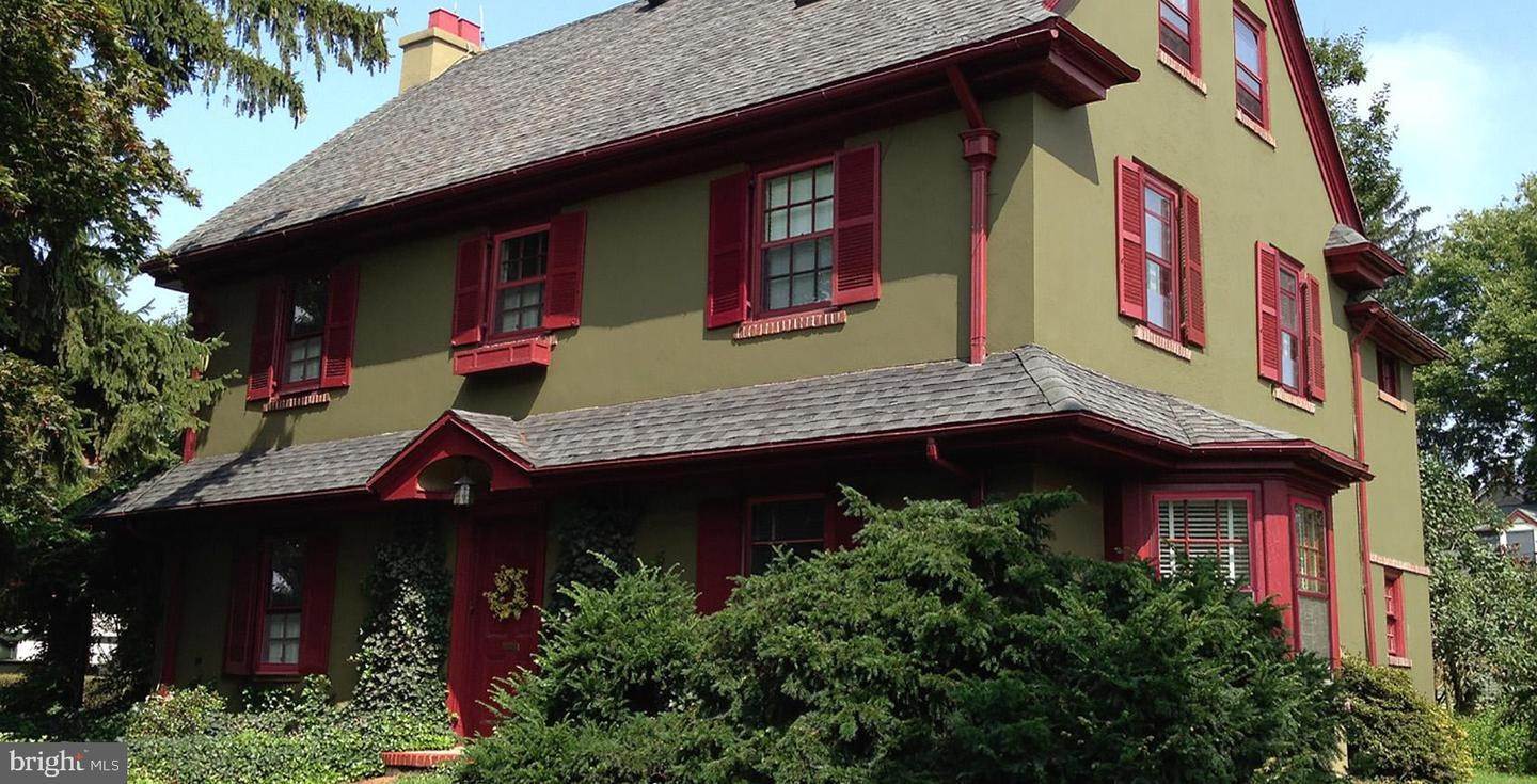 4. Residential for Sale at 1105 E KING Street Lancaster, Pennsylvania 17602 United States