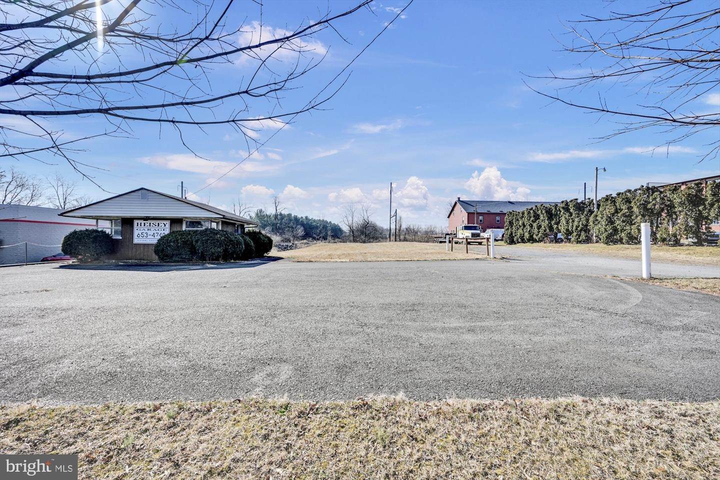1. Commercial for Sale at 400 E MAIN Street Mount Joy, Pennsylvania 17552 United States