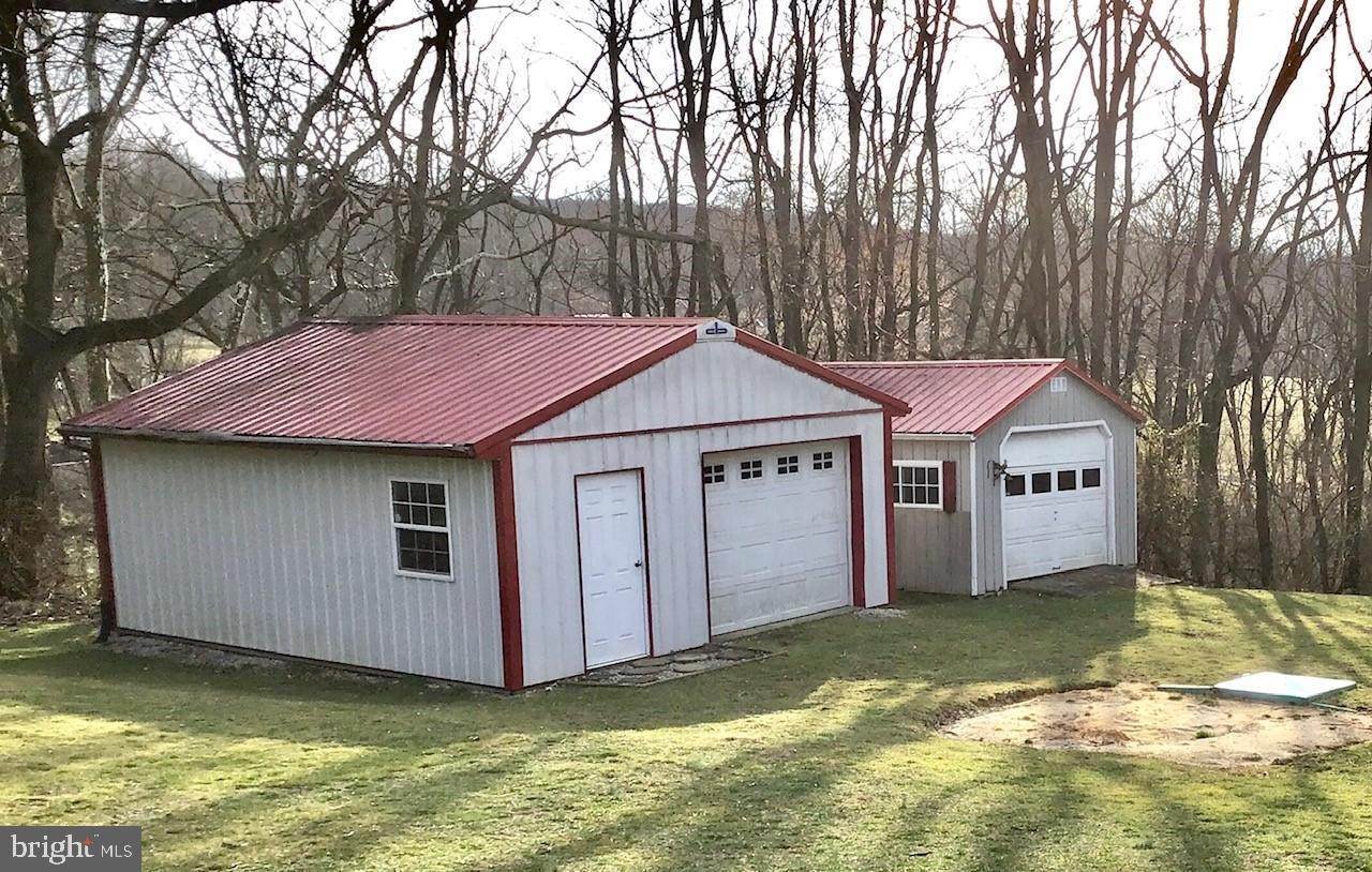 2. Residential for Sale at 6641 DIVISION HWY Narvon, Pennsylvania 17555 United States