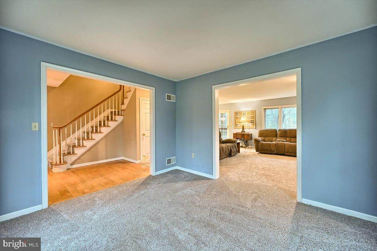 5. Residential for Sale at 31 RED OAK Drive Lititz, Pennsylvania 17543 United States