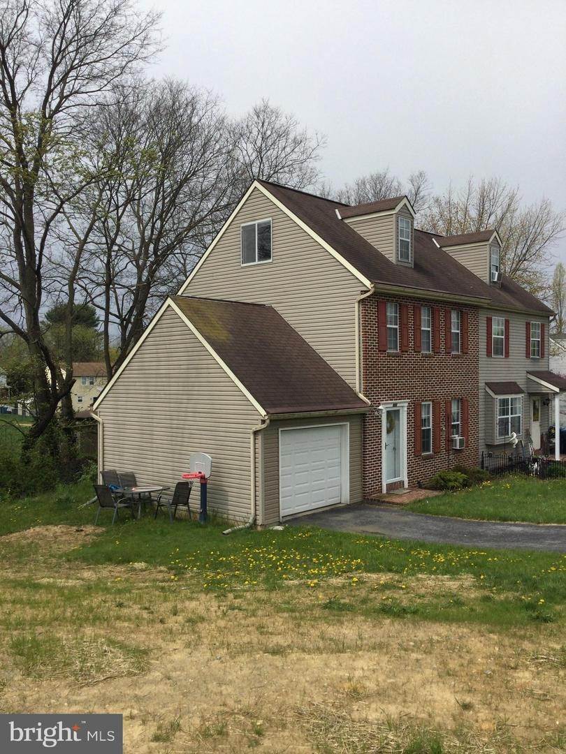3. Residential for Sale at 800 PENNY Lane Mount Joy, Pennsylvania 17552 United States