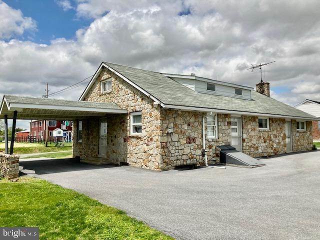 14. Residential for Sale at 141 S SHIRK Road New Holland, Pennsylvania 17557 United States