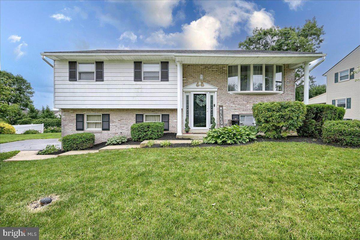 Residential for Sale at 474 SURREY Drive Lancaster, Pennsylvania 17601 United States