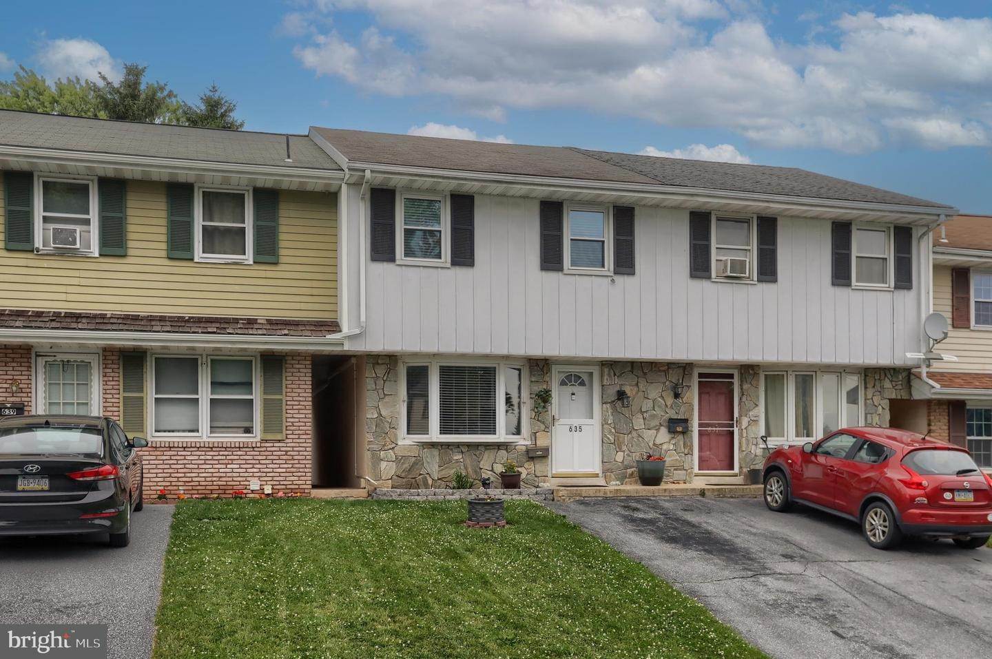 3. Residential for Sale at 635 N LIME Street Elizabethtown, Pennsylvania 17022 United States