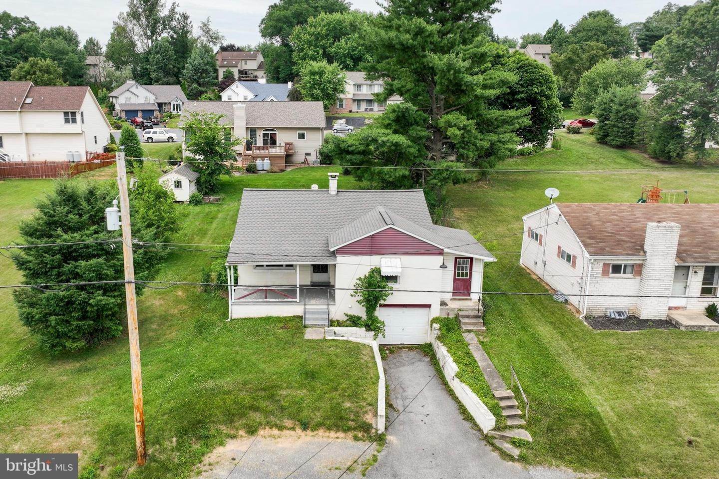 4. Residential for Sale at 215 AKRON Road Ephrata, Pennsylvania 17522 United States