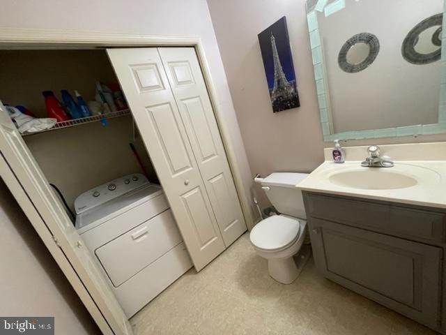6. Residential for Sale at 38 DEEP HOLLOW Lane Lancaster, Pennsylvania 17603 United States