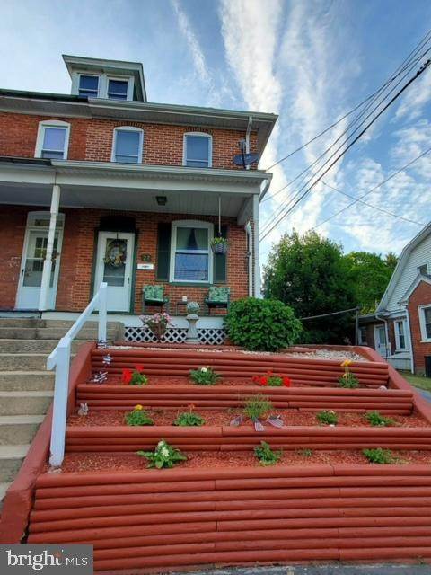 3. Residential for Sale at 27 W WILLOW Street Elizabethtown, Pennsylvania 17022 United States