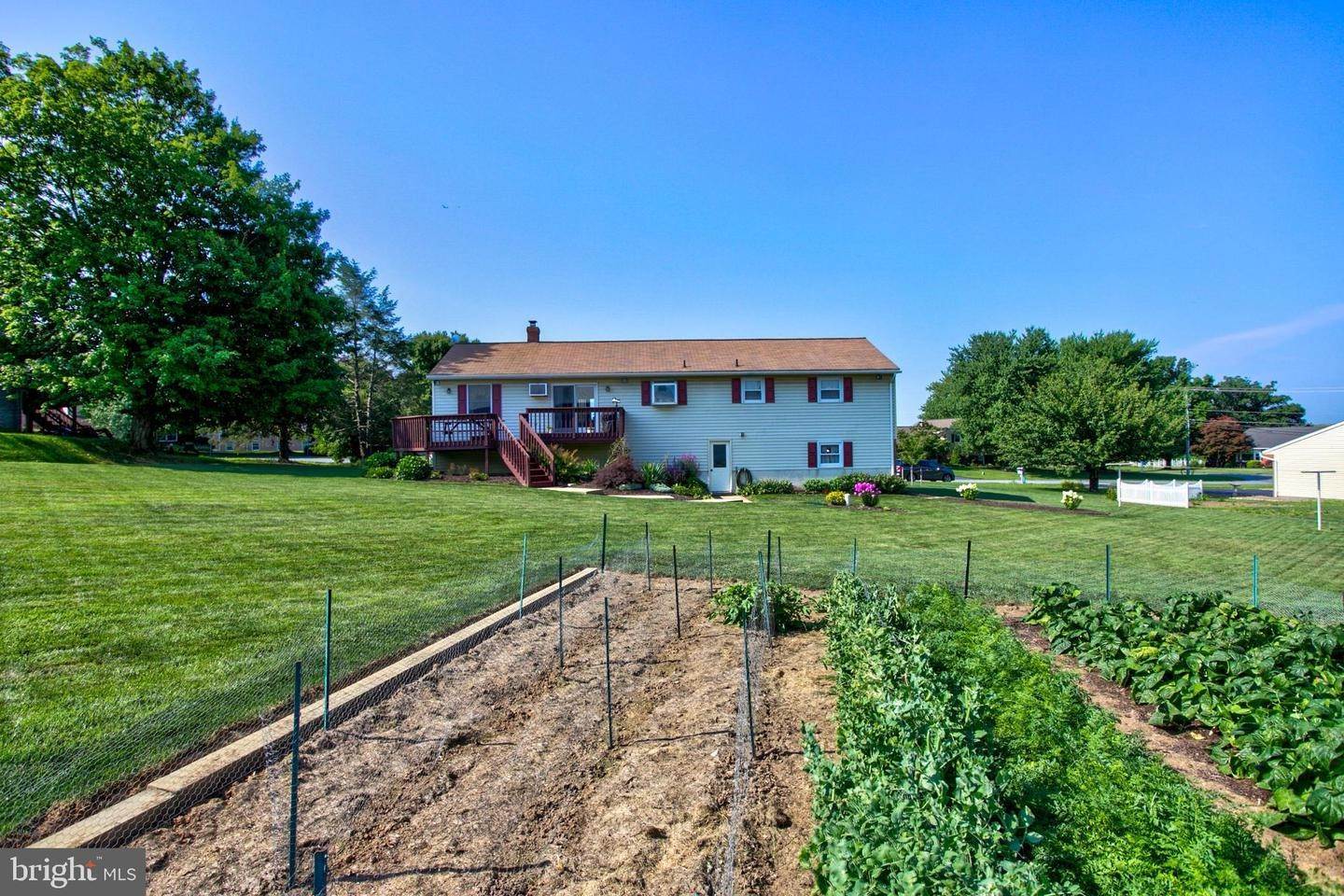 9. Residential for Sale at 119 SUNSET Road New Holland, Pennsylvania 17557 United States