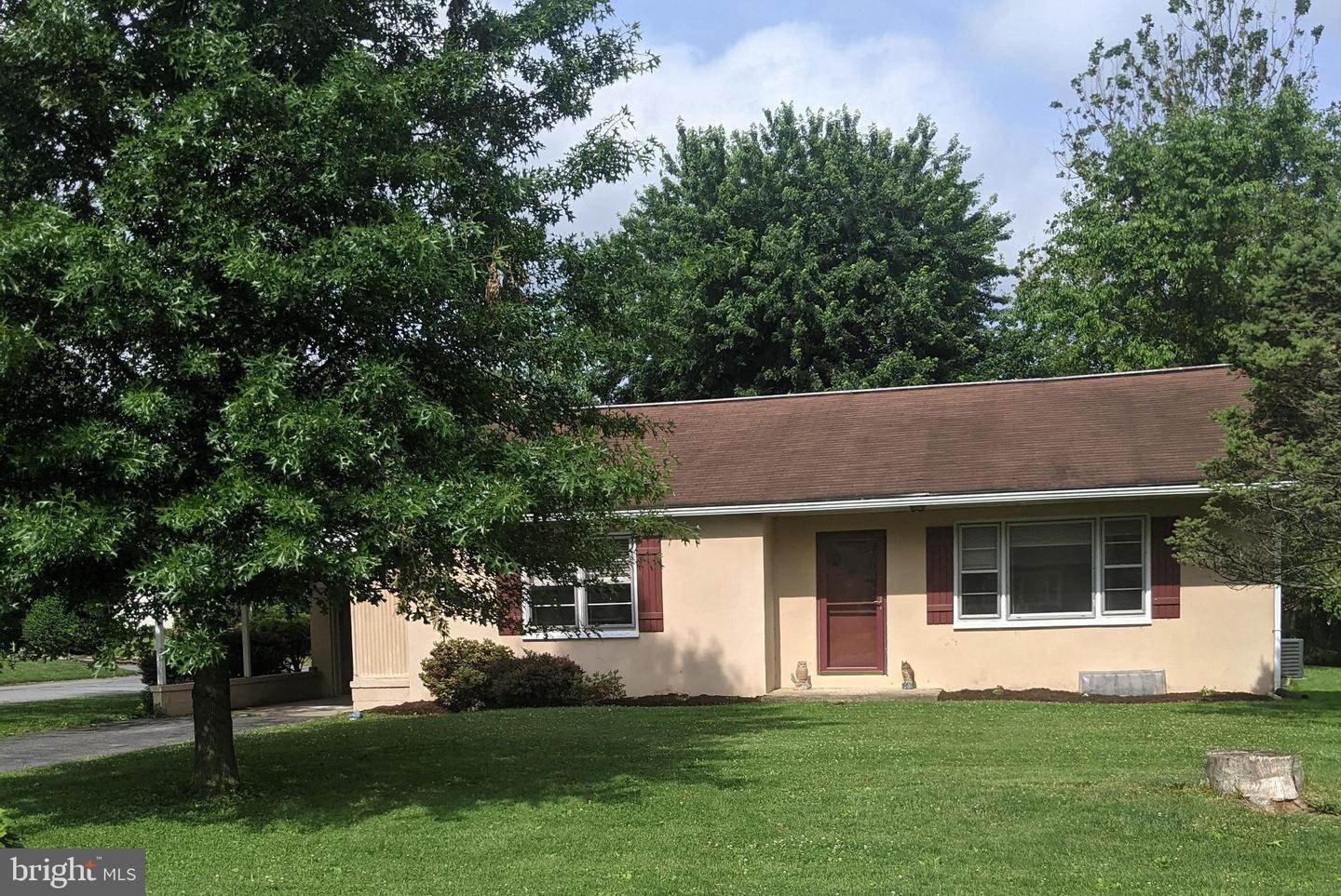 Residential Lease at 146 IRIS Drive Lancaster, Pennsylvania 17602 United States