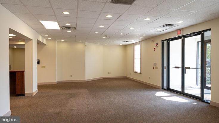 7. Commercial for Sale at 101 W JAMES Street Lancaster, Pennsylvania 17603 United States