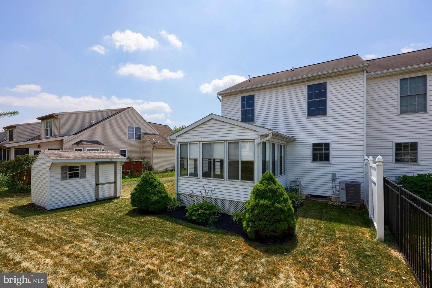 5. Residential for Sale at 4177 GREEN PARK Drive Mount Joy, Pennsylvania 17552 United States