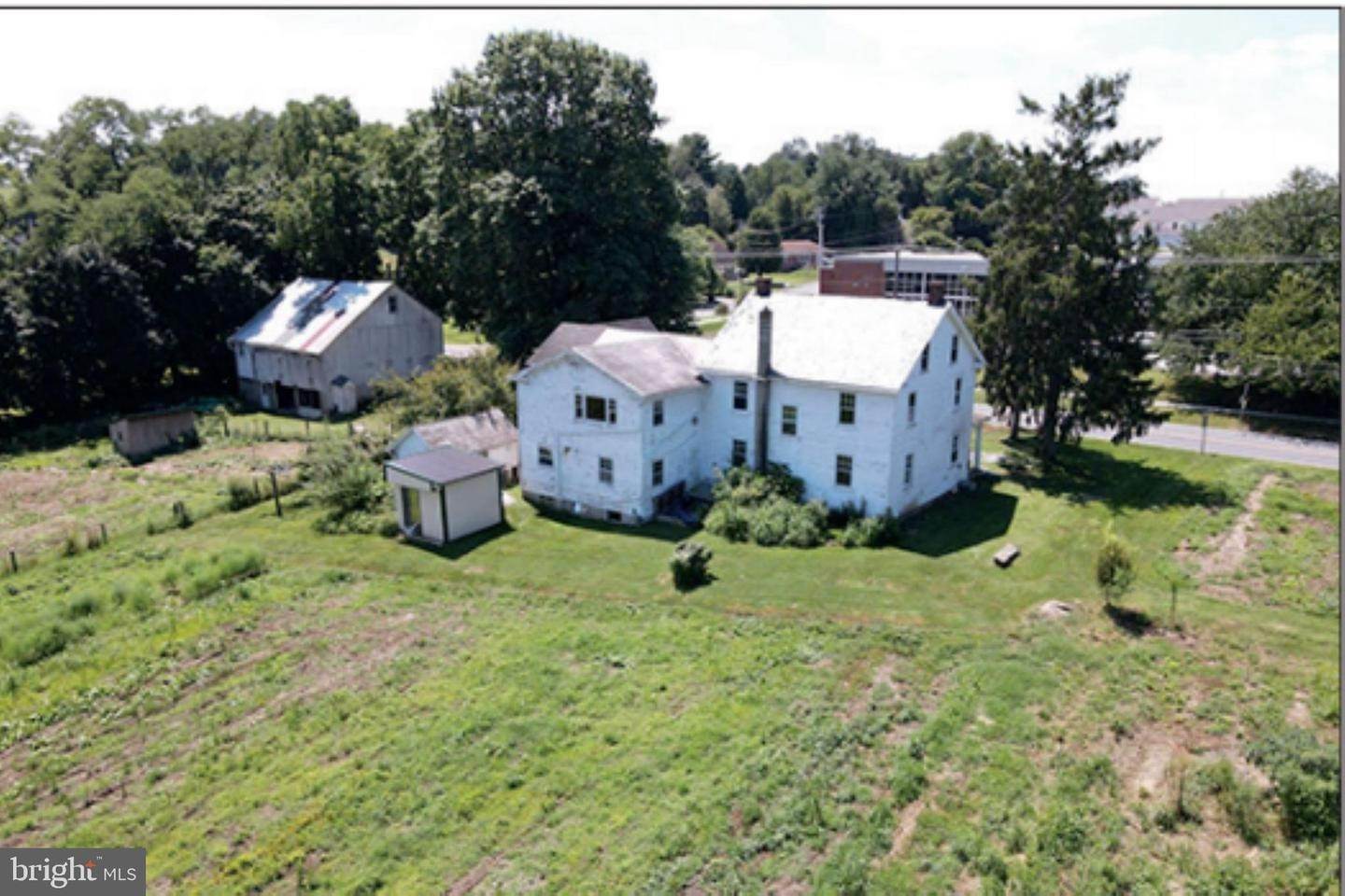 5. Residential for Sale at 801 MILLWOOD Road Willow Street, Pennsylvania 17584 United States