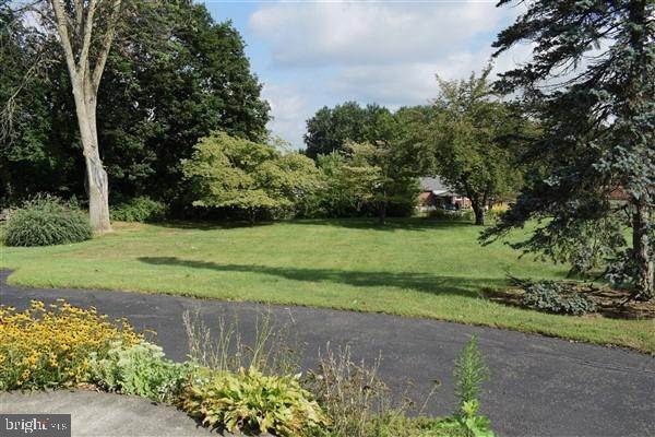 8. Residential for Sale at 510 LONGFELLOW Drive Lancaster, Pennsylvania 17602 United States