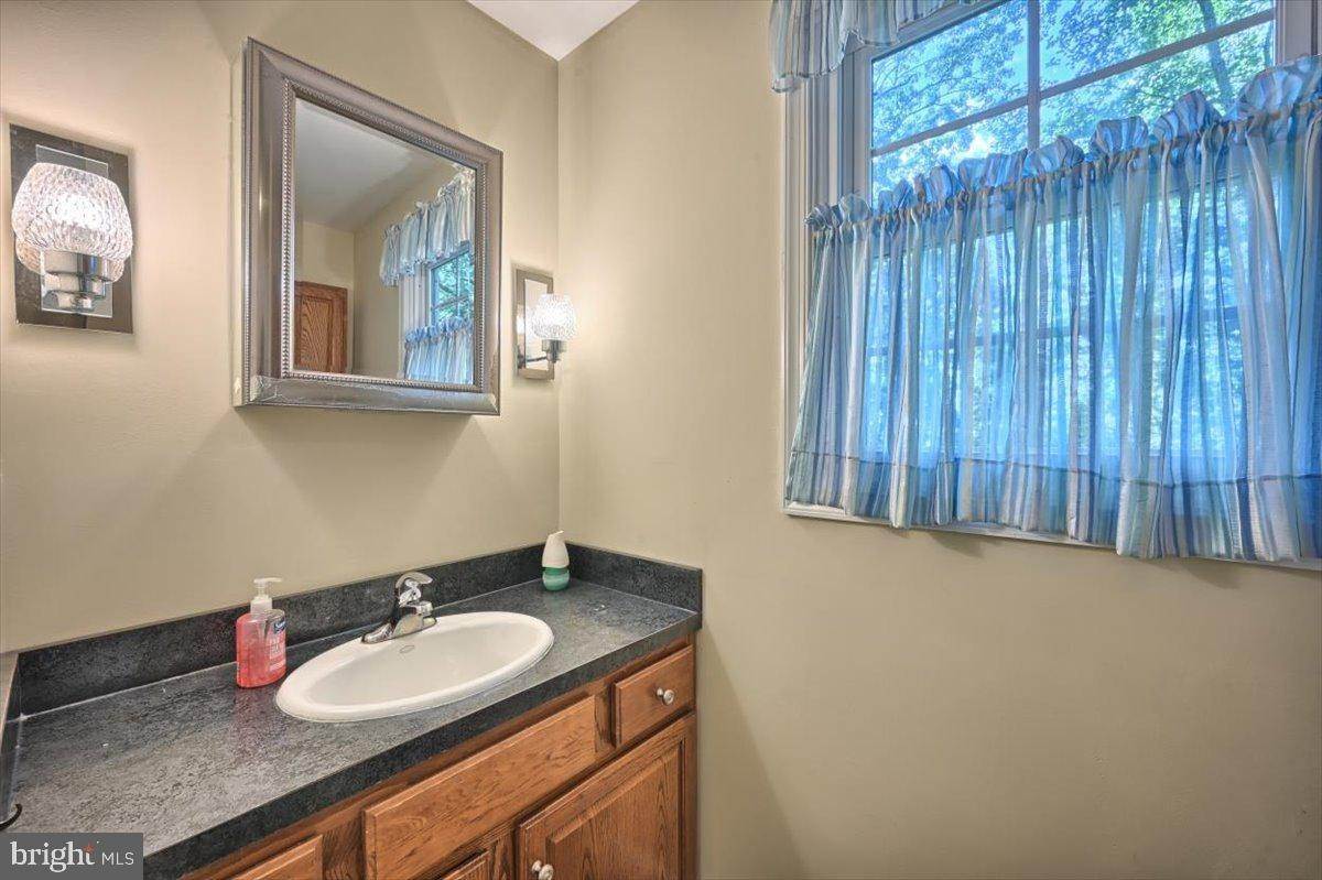 16. Residential for Sale at 385 GRACE RIDGE Drive Lancaster, Pennsylvania 17601 United States