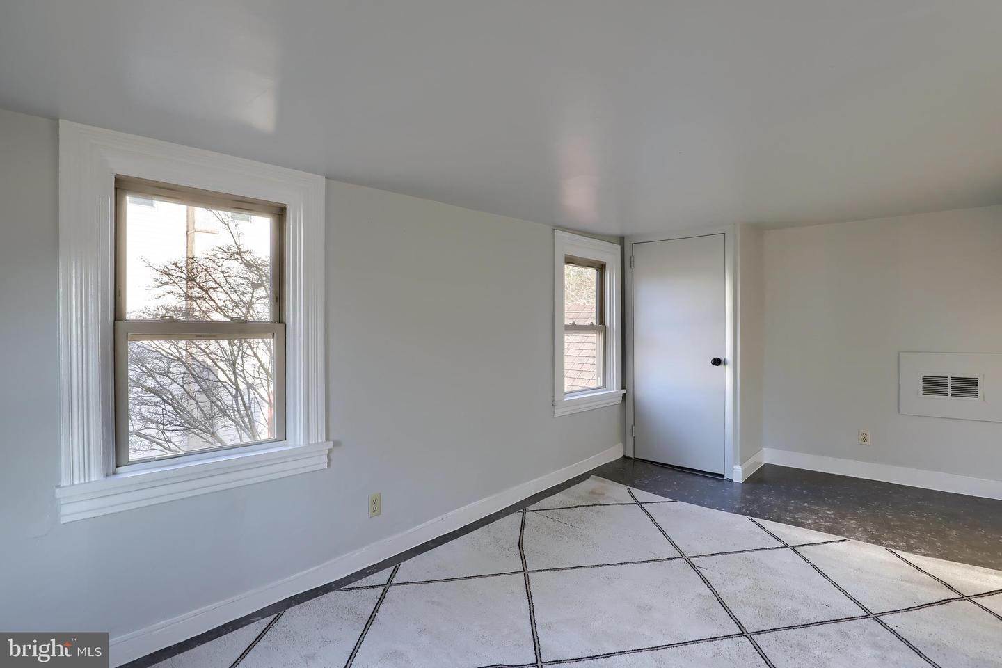11. Residential for Sale at 122 MANOR Avenue Millersville, Pennsylvania 17551 United States