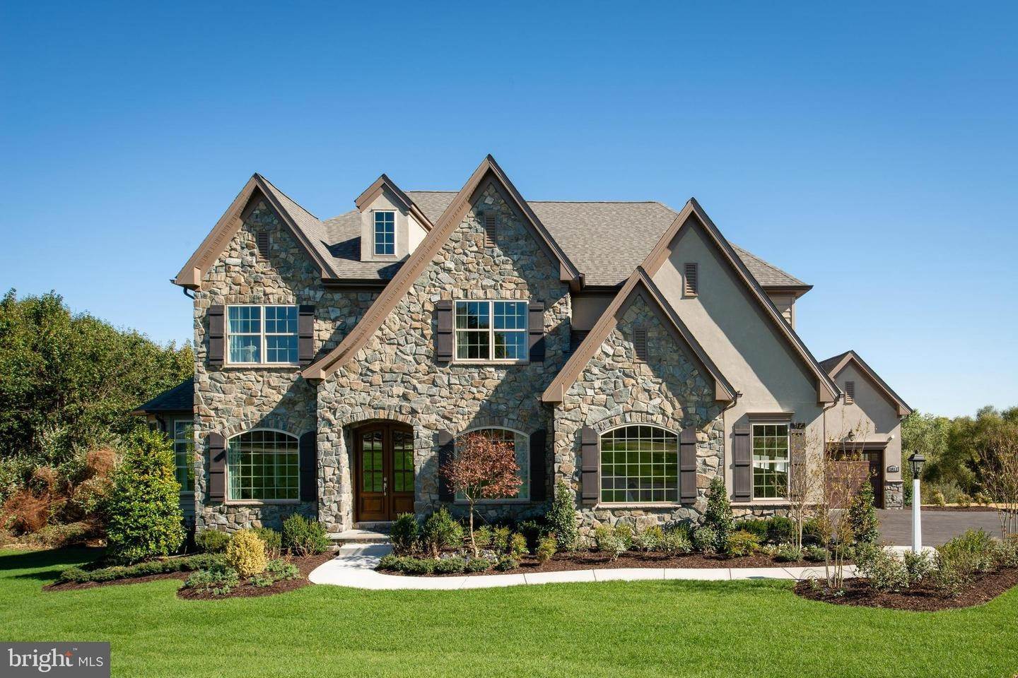 住宅 为 销售 在 660 LAWRENCE BLVD #DEVONSHIRE 兰开斯特, 宾夕法尼亚州 17601 美国