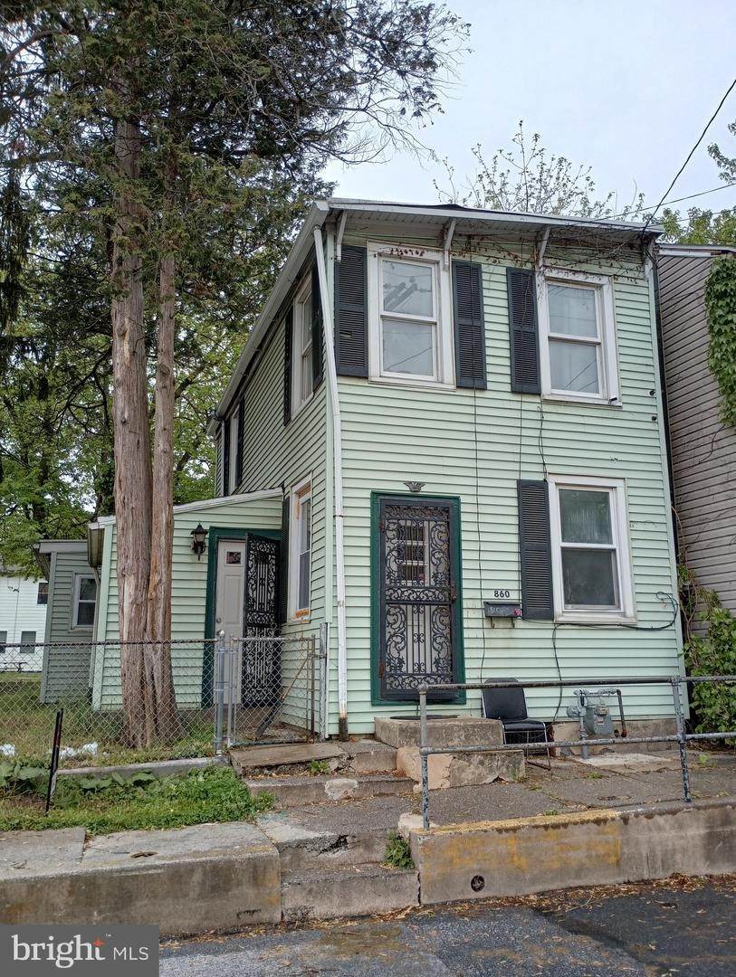 1. Residential for Sale at 860 N MARKET Street Lancaster, Pennsylvania 17603 United States