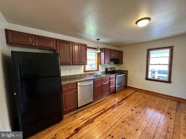 5. Residential for Sale at 38 N DONNERVILLE Road Mountville, Pennsylvania 17554 United States