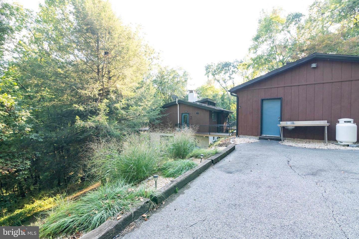 18. Residential for Sale at 257 BRICK MILL Road Christiana, Pennsylvania 17509 United States