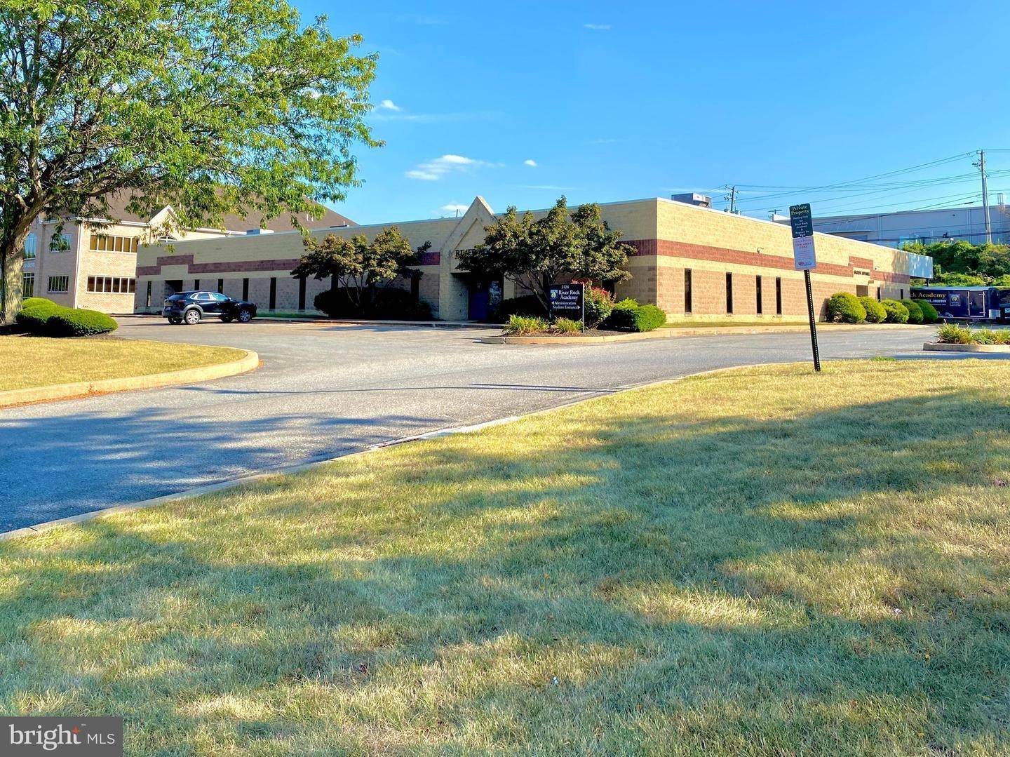 3. Commercial for Sale at 2124 AMBASSADOR Circle Lancaster, Pennsylvania 17603 United States