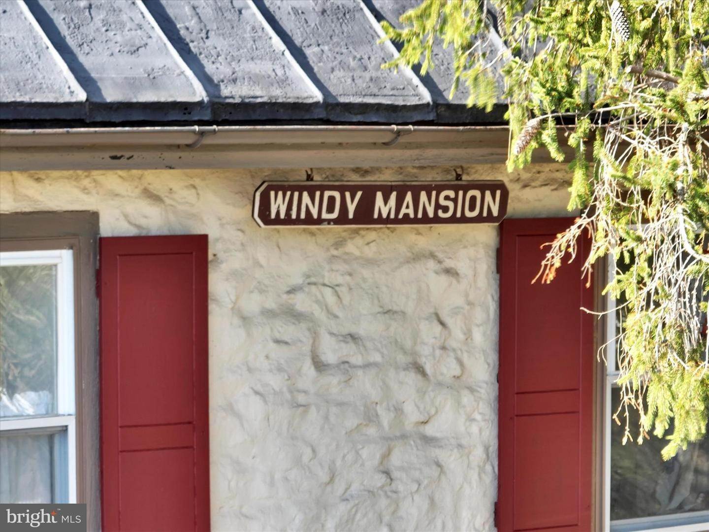 5. Residential for Sale at 300 S WINDY MANSION Road Denver, Pennsylvania 17517 United States