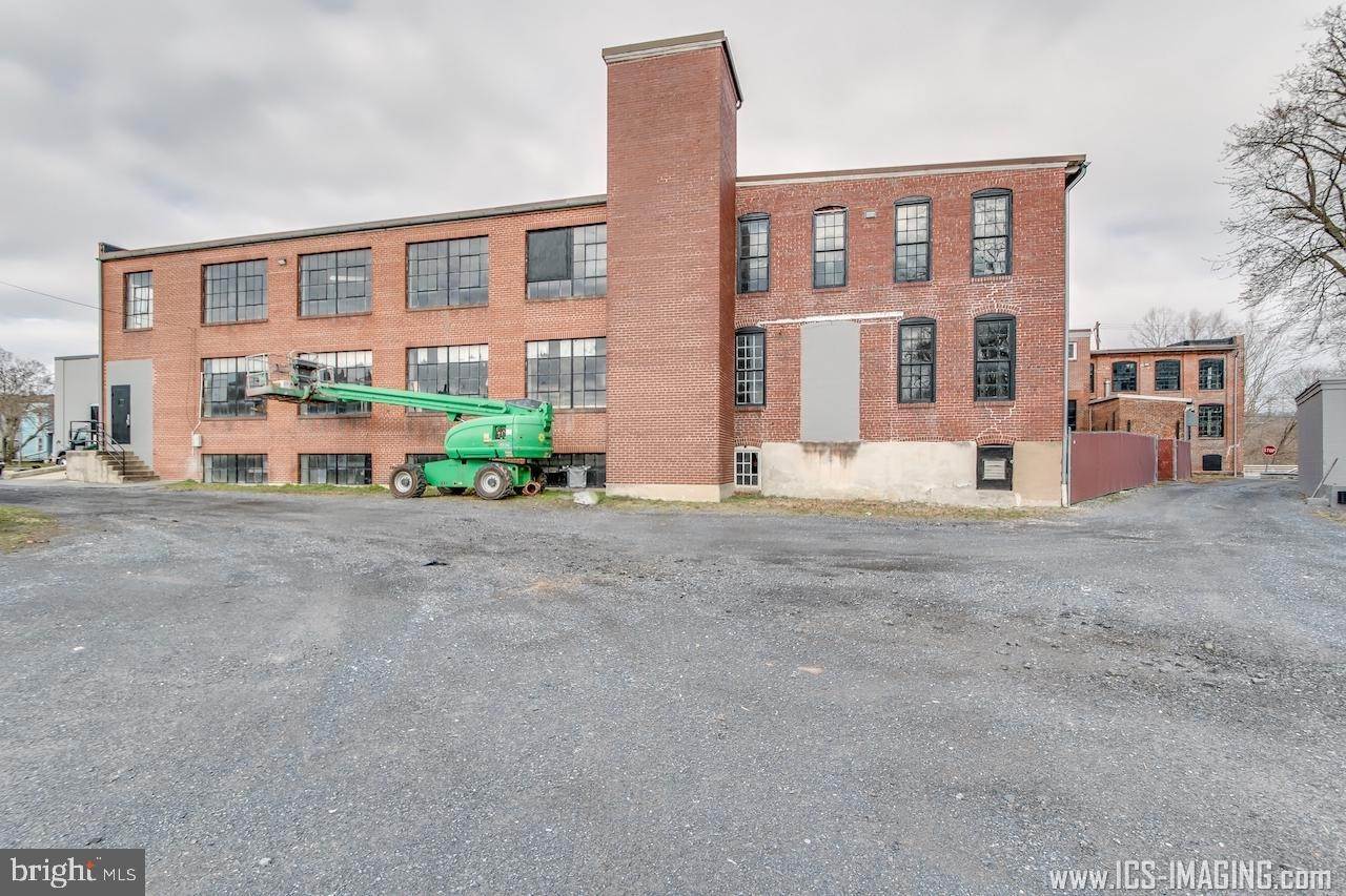 4. Commercial for Sale at 119 N 3RD Street Denver, Pennsylvania 17517 United States