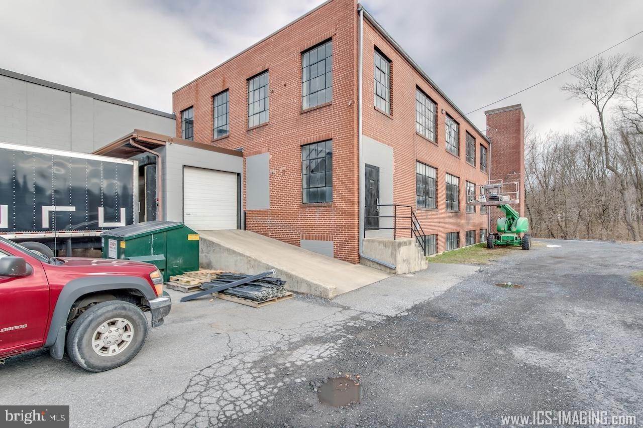 8. Commercial for Sale at 119 N 3RD Street Denver, Pennsylvania 17517 United States