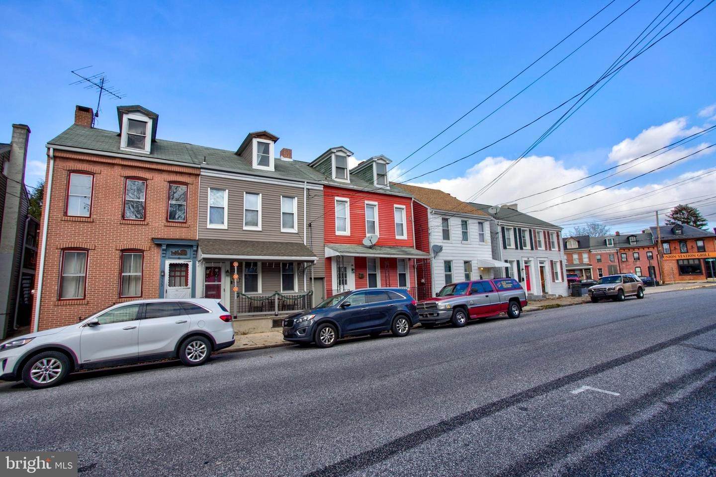 3. Residential for Sale at 337 UNION Street Columbia, Pennsylvania 17512 United States