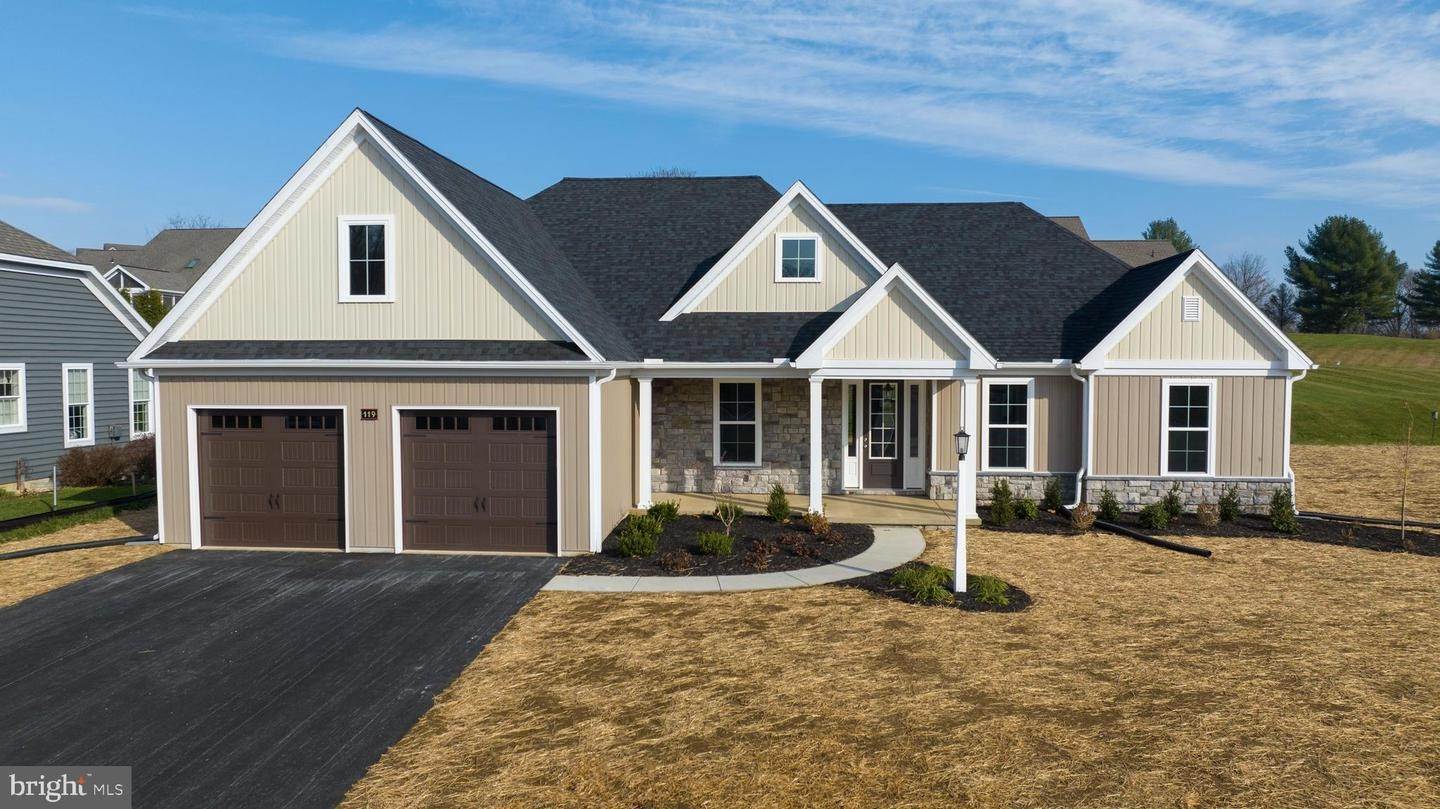住宅 为 销售 在 119 STILLCREEK RD #55 米勒斯维尔, 宾夕法尼亚州 17551 美国