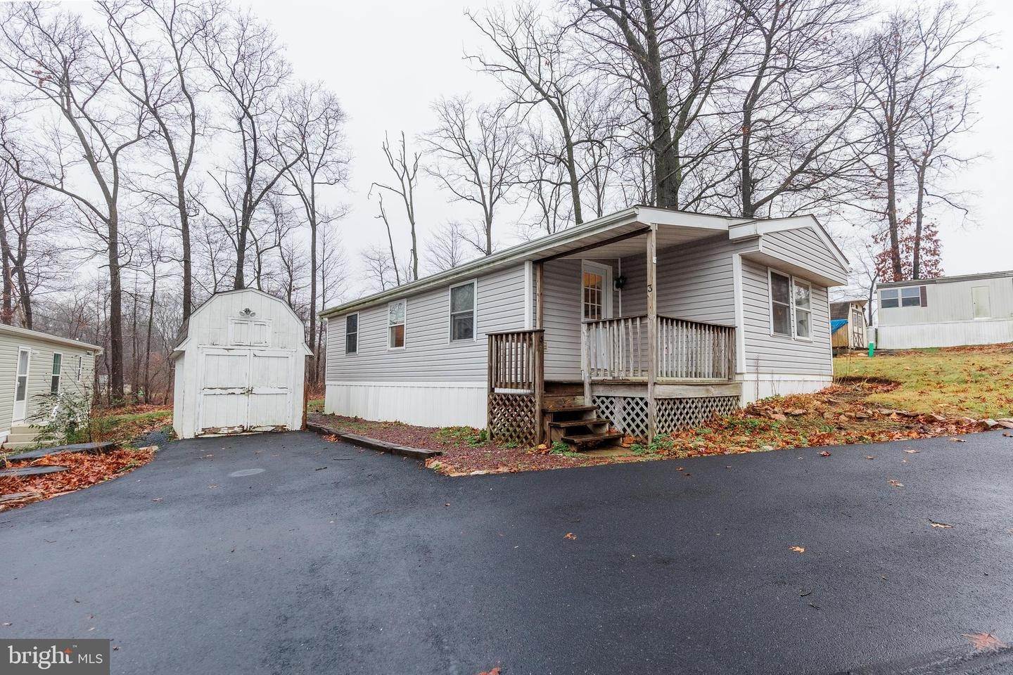 Residential for Sale at 3 MOUNTAIN TOP Lane Narvon, Pennsylvania 17555 United States