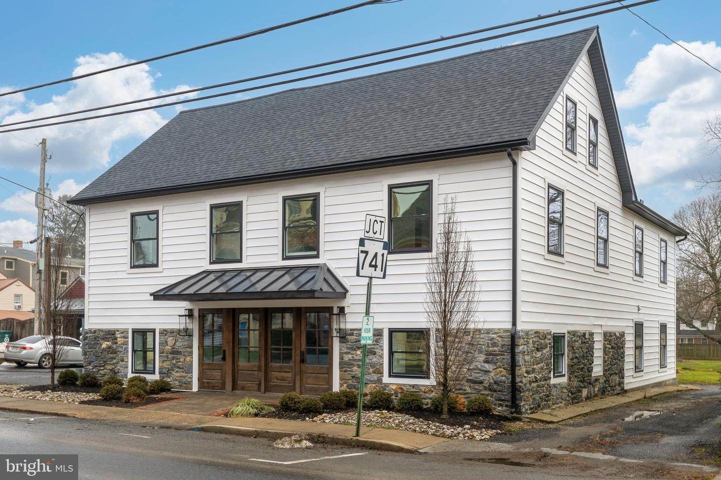 Residential Lease at 10-14 S DECATUR ST #14F Strasburg, Pennsylvania 17579 United States