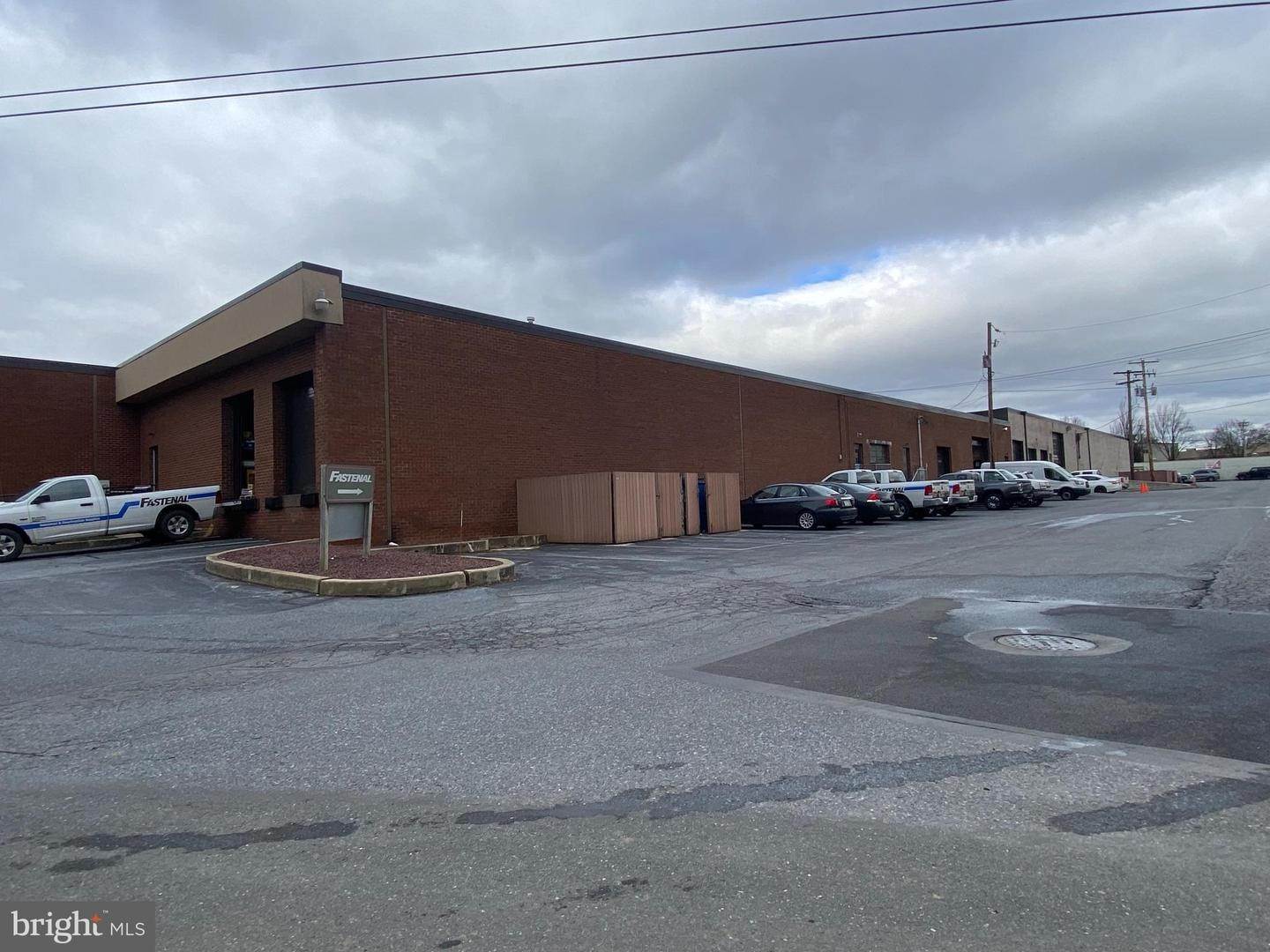 1. Commercial at 135 INDEPENDENCE CT #101 Lancaster, Pennsylvania 17602 United States
