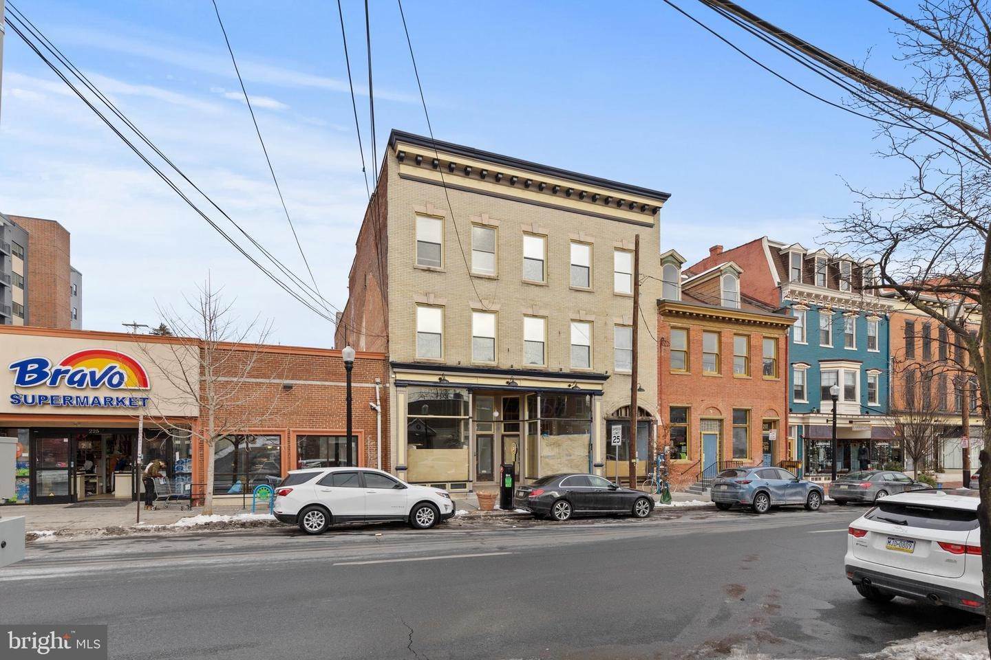 Commercial for Sale at 221-223 W KING Street Lancaster, Pennsylvania 17603 United States
