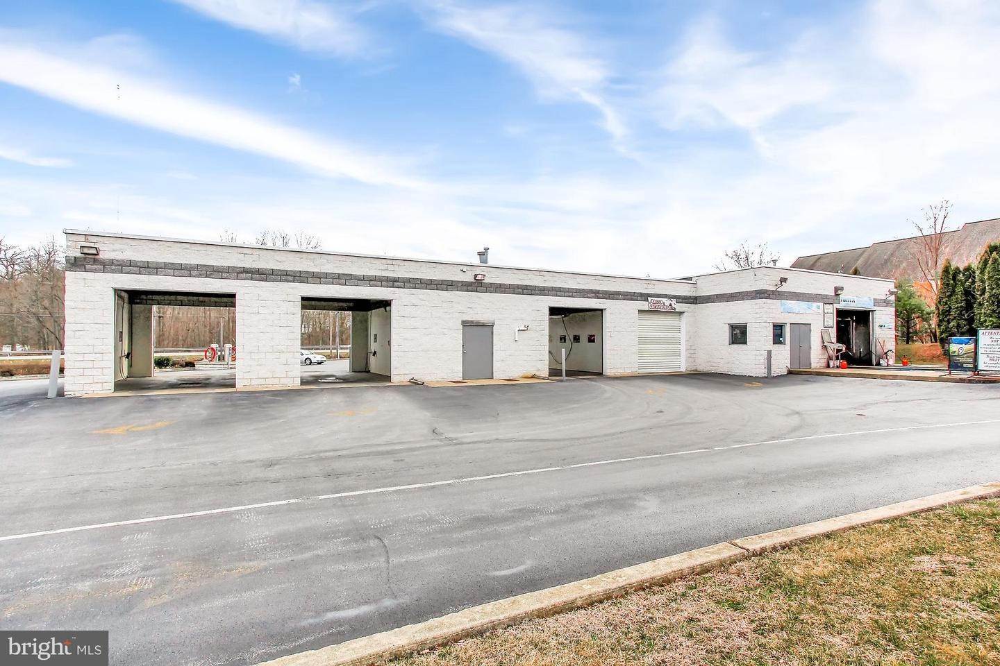 17. Commercial for Sale at 315 HERSHEY Road Elizabethtown, Pennsylvania 17022 United States