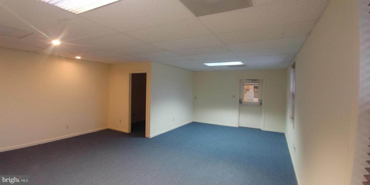 3. Commercial at 845 SILVER SPRING PLAZA #SUITE F Lancaster, Pennsylvania 17601 United States