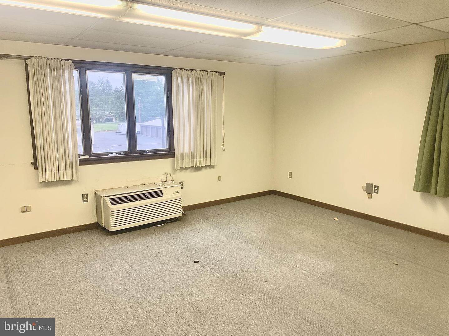 5. Commercial at 246 MANOR AVE #OFFICES Millersville, Pennsylvania 17551 United States