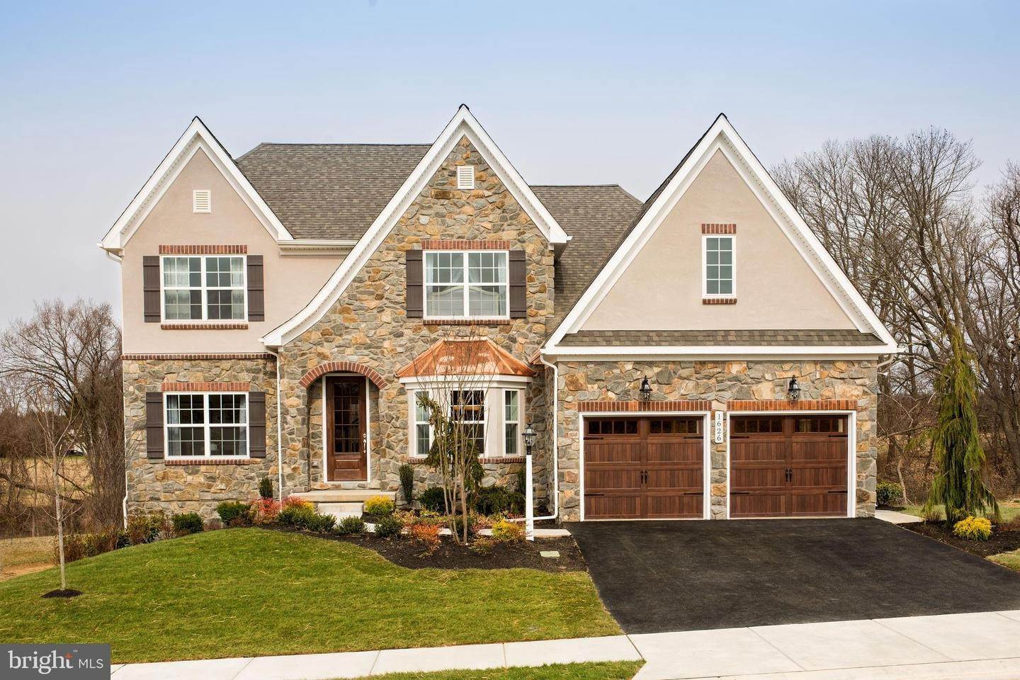 住宅 为 销售 在 222 FREYS RD #AUGUSTA 伊丽莎白镇, 宾夕法尼亚州 17022 美国
