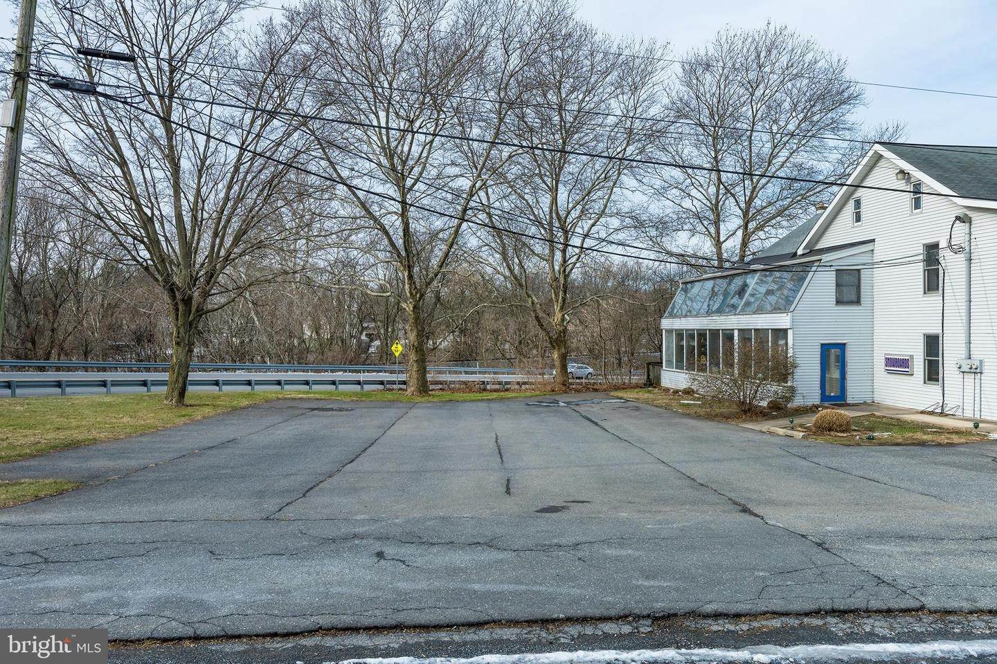 10. Commercial for Sale at 830-834 FLORY MILL Road Lancaster, Pennsylvania 17601 United States