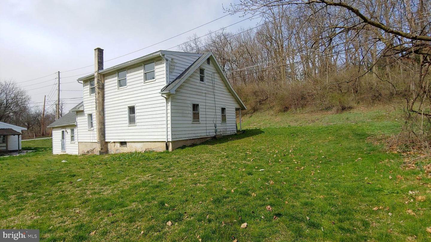 3. Residential for Sale at 1698 WABANK Road Lancaster, Pennsylvania 17603 United States