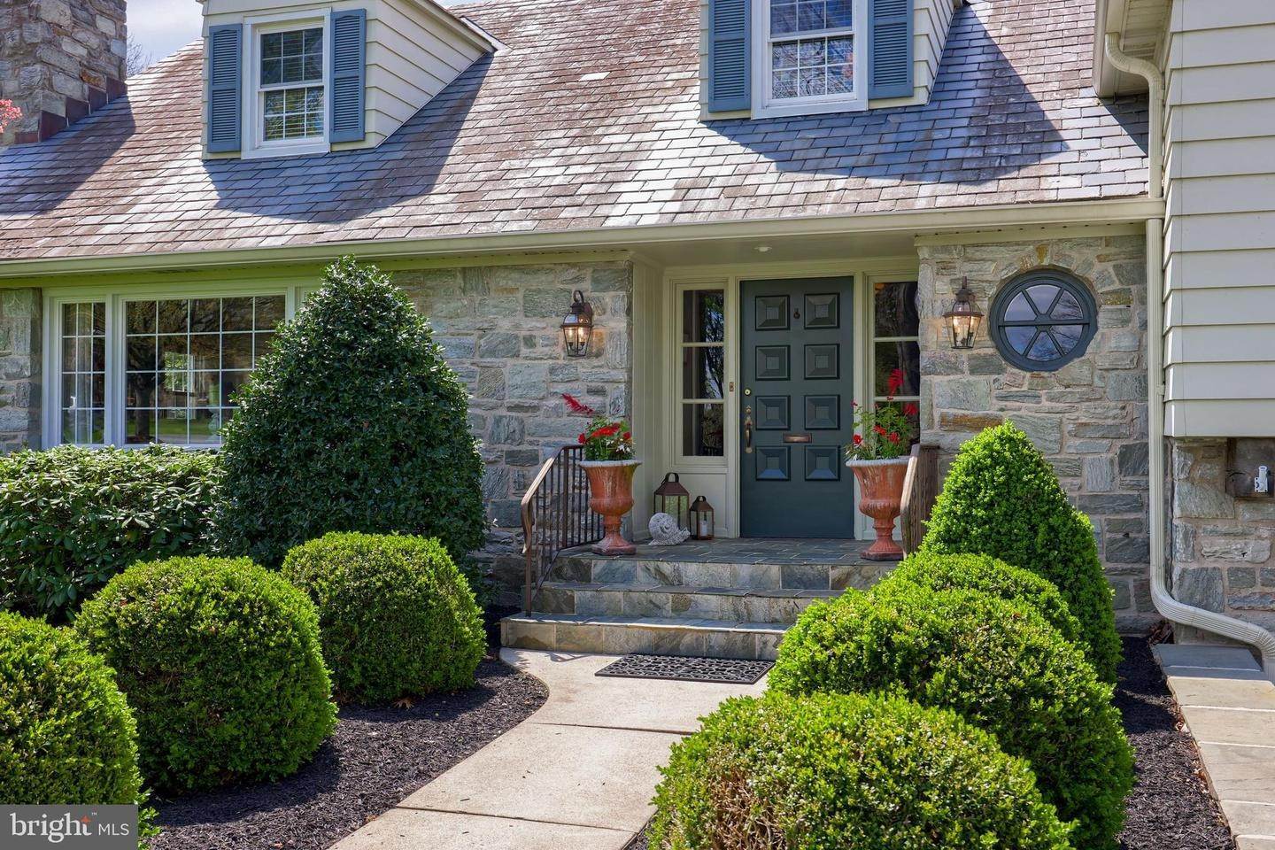 6. Residential for Sale at 1418 CENTER Road Lancaster, Pennsylvania 17603 United States
