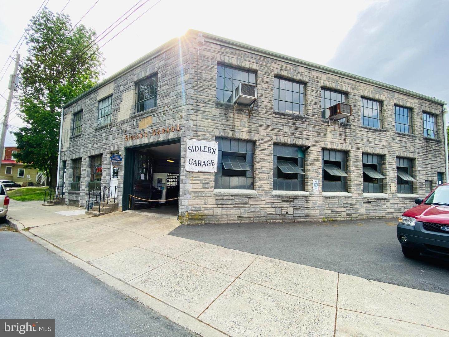 Commercial for Sale at 225-231 PARK Avenue Lancaster, Pennsylvania 17602 United States