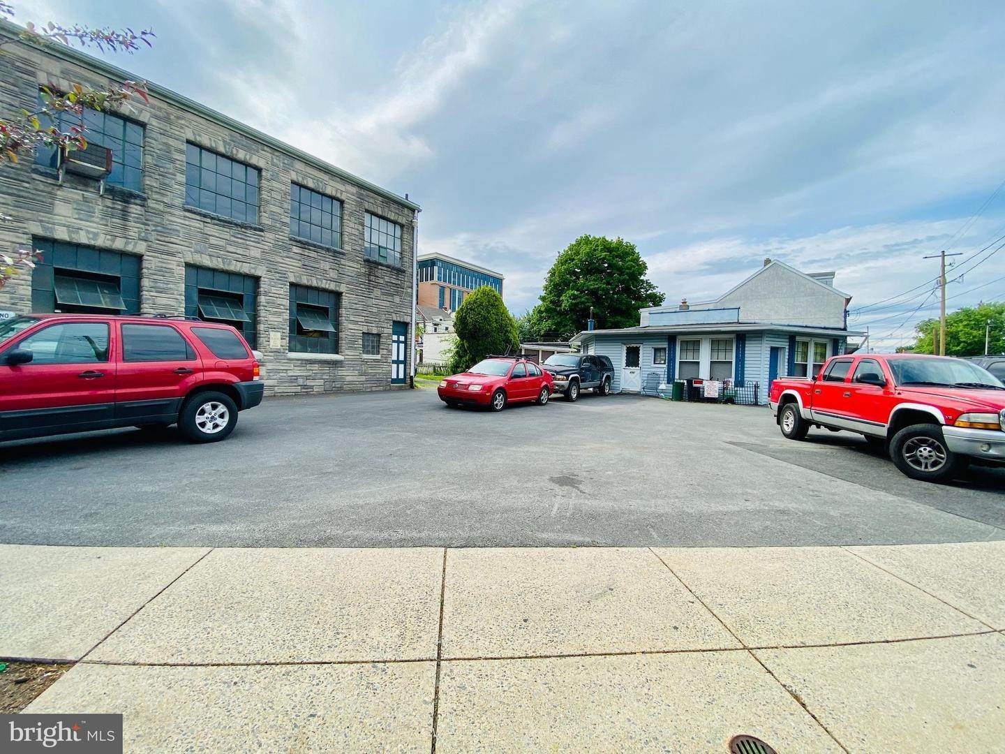 20. Commercial for Sale at 225-231 PARK Avenue Lancaster, Pennsylvania 17602 United States