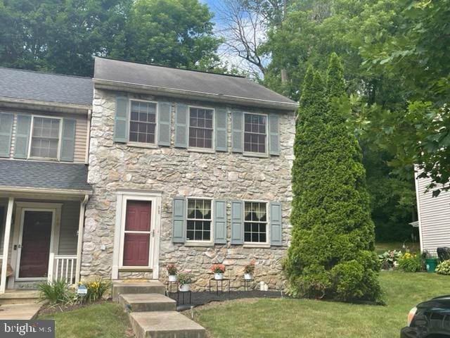 住宅 为 销售 在 38 DEEP HOLLOW Lane 兰开斯特, 宾夕法尼亚州 17603 美国