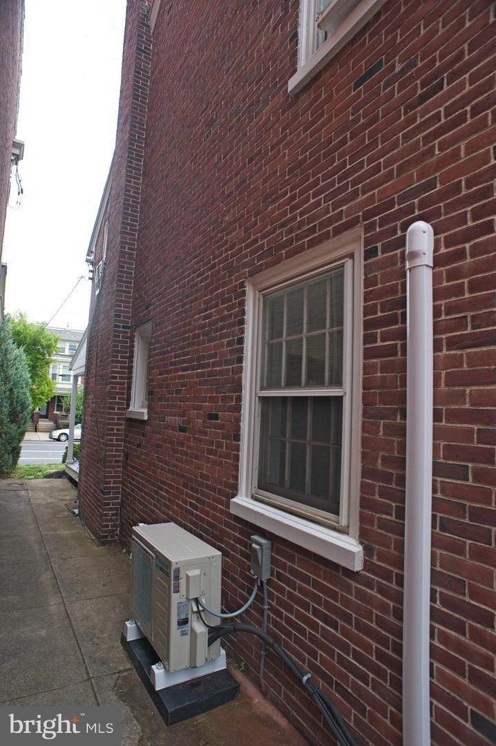 20. Residential for Sale at 324 COLLEGE Avenue Lancaster, Pennsylvania 17603 United States