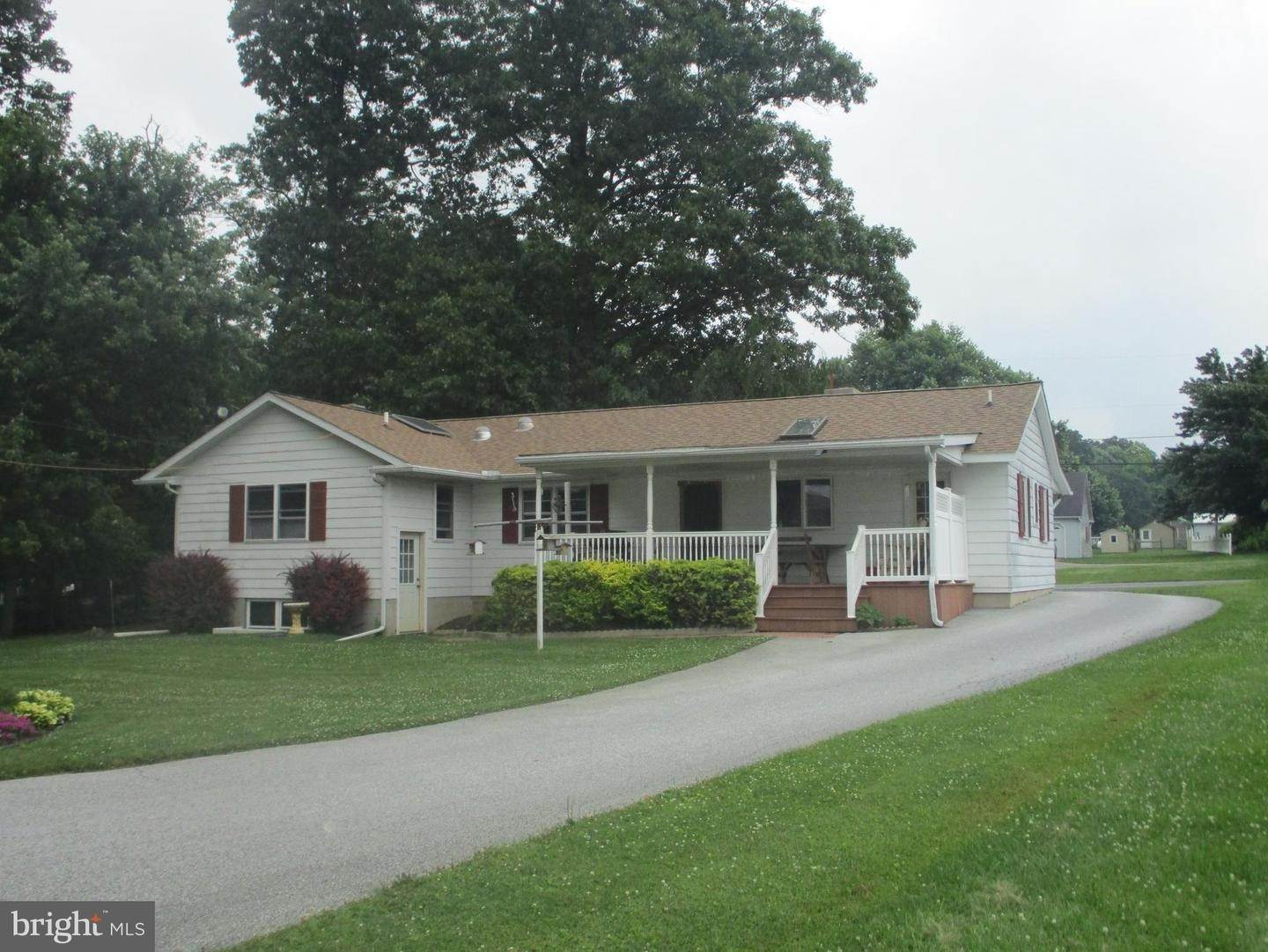 3. Residential for Sale at 378 S BELMONT Road Paradise, Pennsylvania 17562 United States