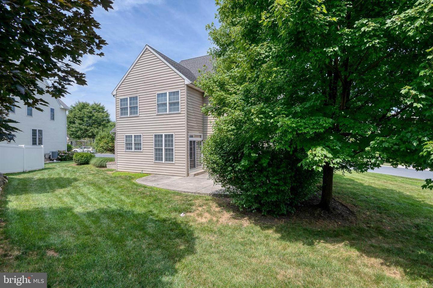 5. Residential for Sale at 329 FLETCHER Drive Lititz, Pennsylvania 17543 United States