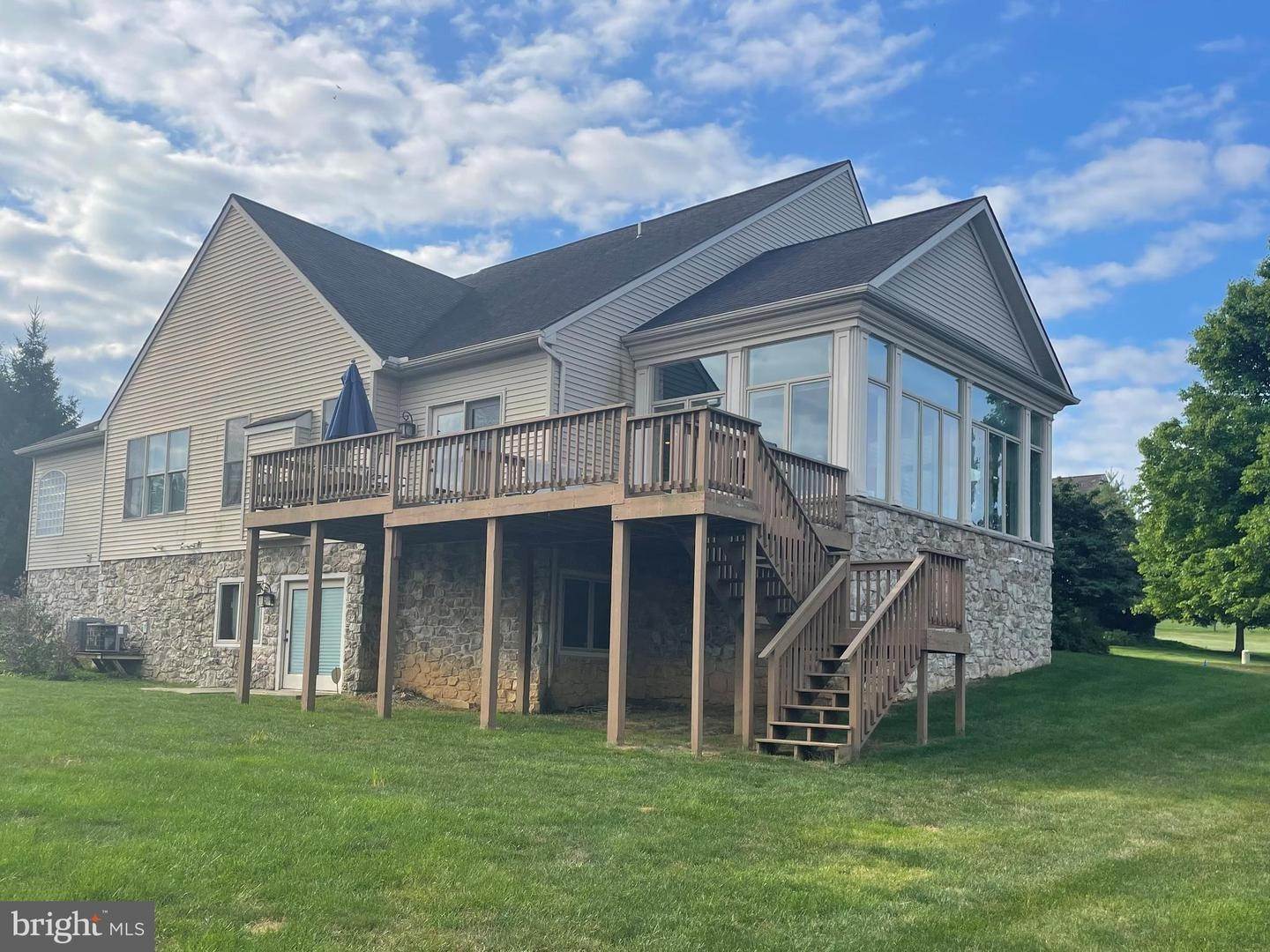 3. Residential for Sale at 2151 MEADOW RIDGE Drive Lancaster, Pennsylvania 17601 United States